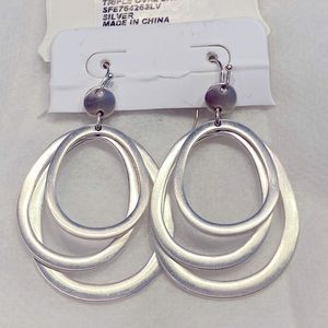 BRAND NEW, NEVER WORN SILVER EARRINGS! Medium length & not heavy! BUY TODAY!!